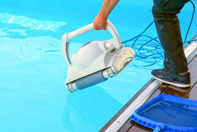 pool vacuum cleaning