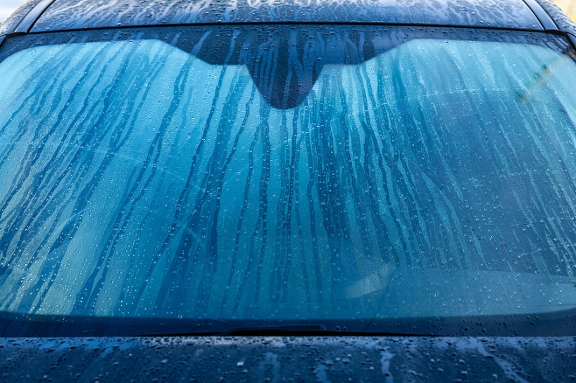 How to Keep Your Windshield From Fogging Up