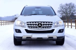 four wheel drive Mercedes in snow